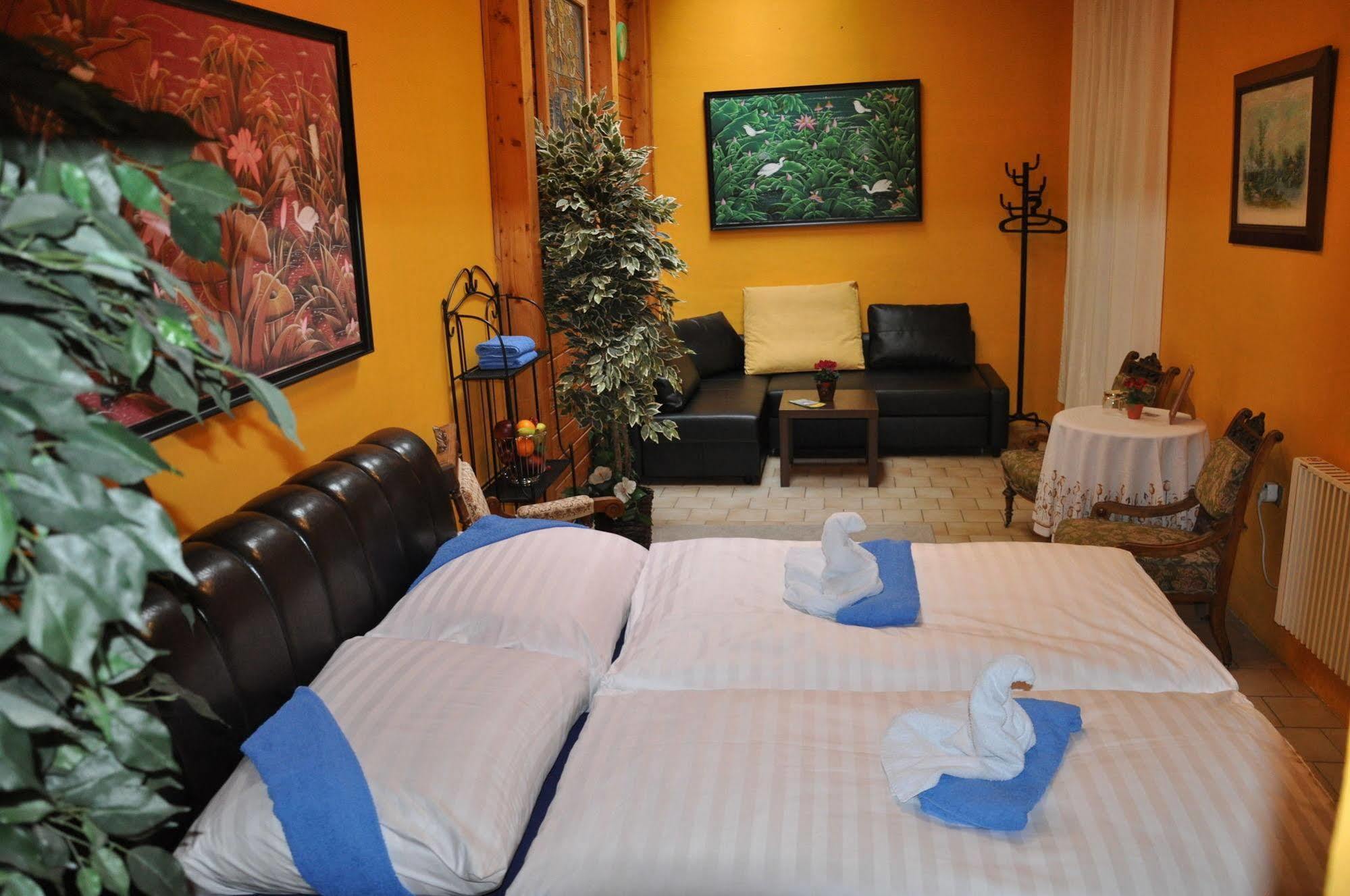 Centrum Tiffany Pension Domažlice Extérieur photo