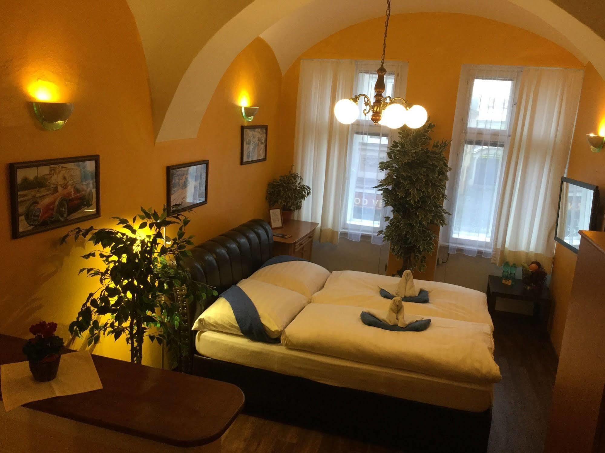 Centrum Tiffany Pension Domažlice Extérieur photo