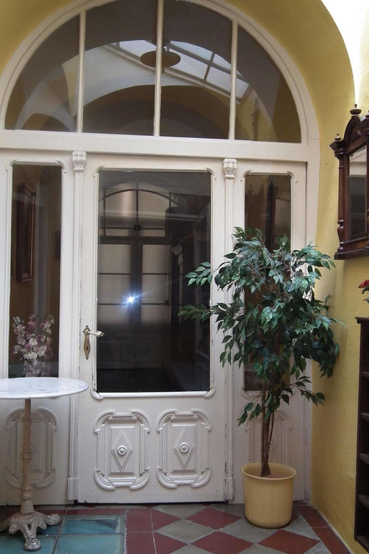 Centrum Tiffany Pension Domažlice Extérieur photo