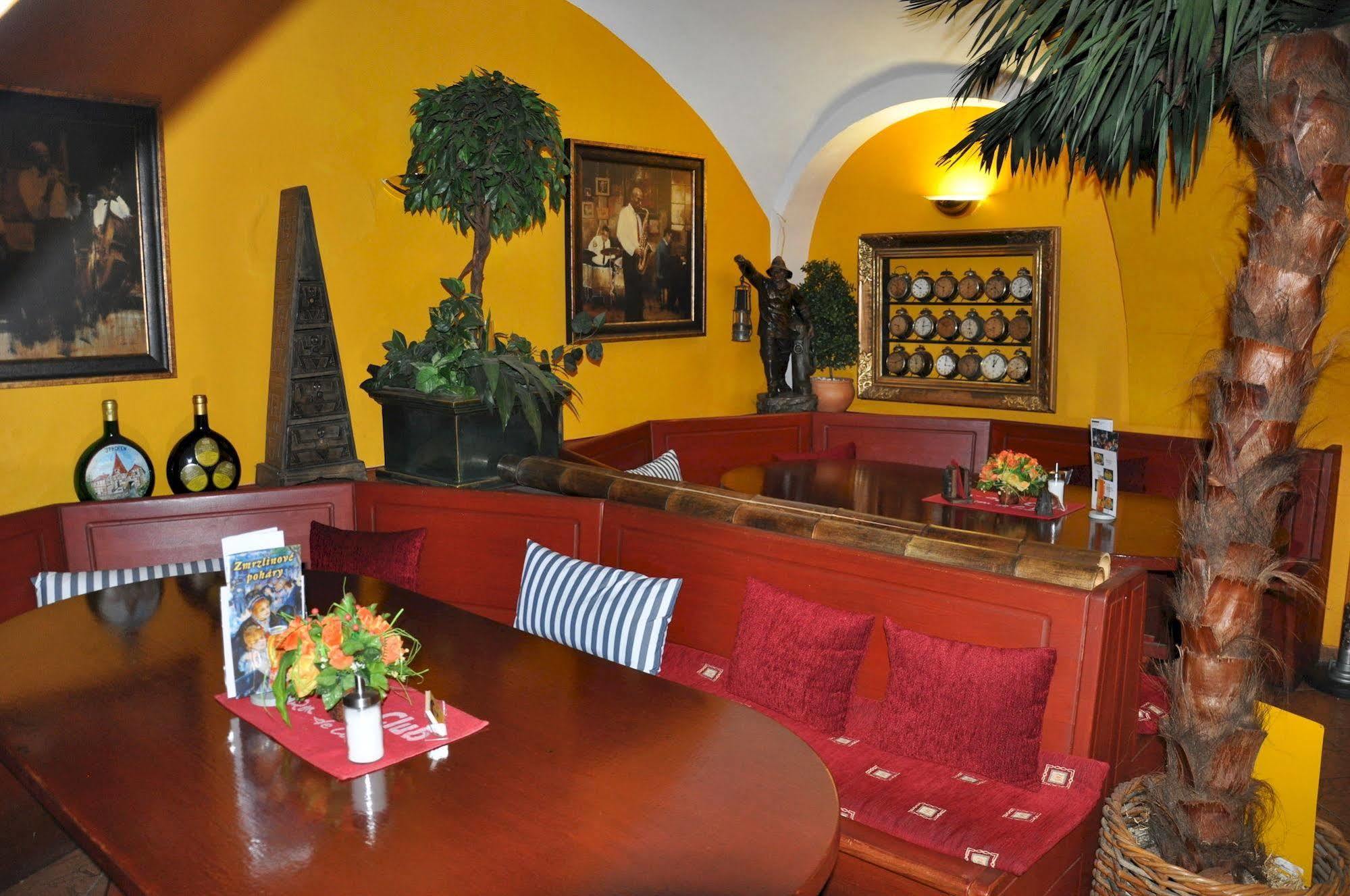 Centrum Tiffany Pension Domažlice Extérieur photo